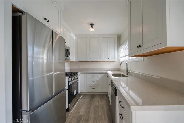 $4,950 | 926 Manhattan Beach Boulevard, Unit B, Manhattan Beach, CA 90266