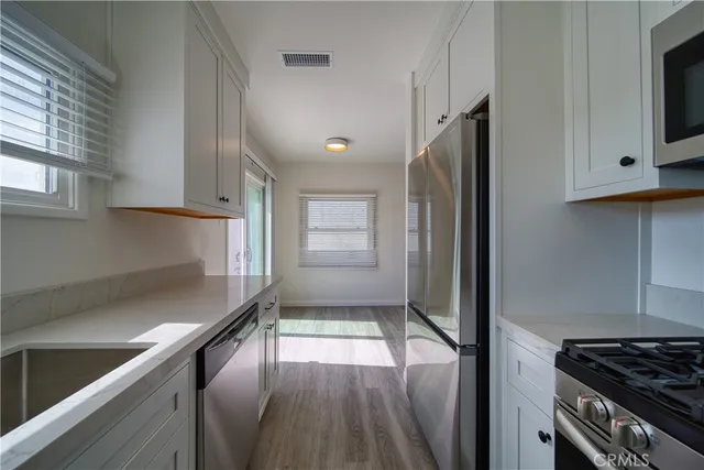 $4,950 | 926 Manhattan Beach Boulevard, Unit B, Manhattan Beach, CA 90266