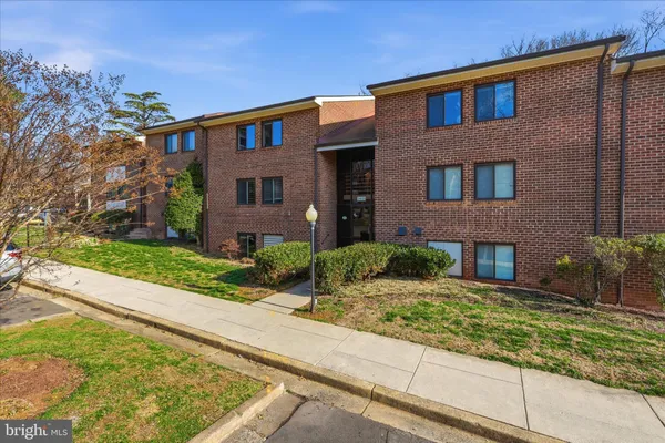 $319,900 | 1433 Northgate Square, Unit 11B, Reston, VA 20190