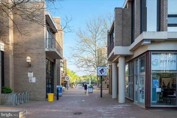 $319,900 | 1433 Northgate Square, Unit 11B, Reston, VA 20190