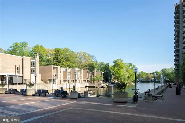 $319,900 | 1433 Northgate Square, Unit 11B, Reston, VA 20190