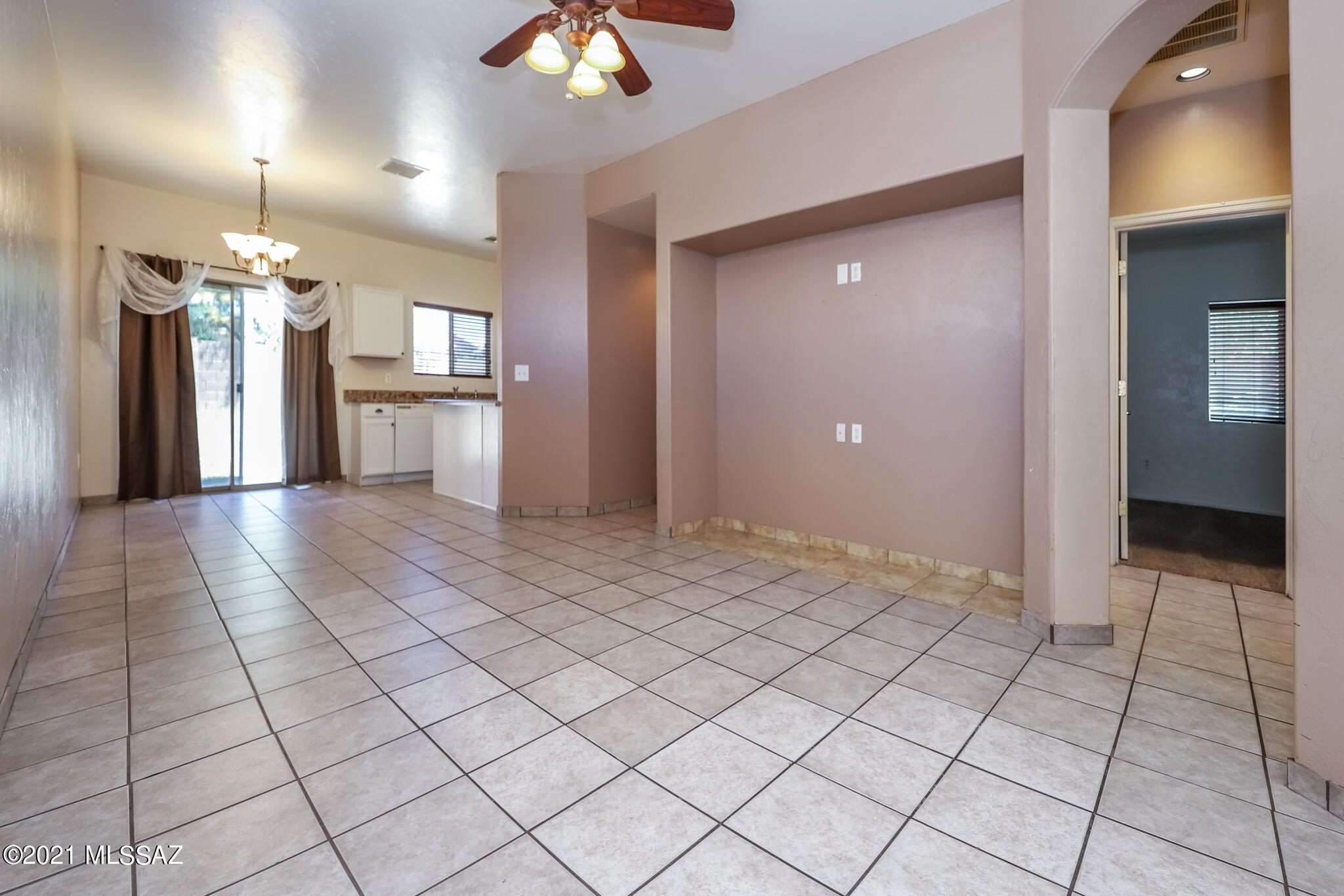 461 East Cactus Mountain Drive Vail, AZ 85641 - Photo 4 of 24