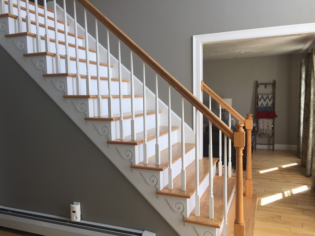 3 Eastern Lane Rutland, MA 01543 - Photo 11 of 22 a view of entryway