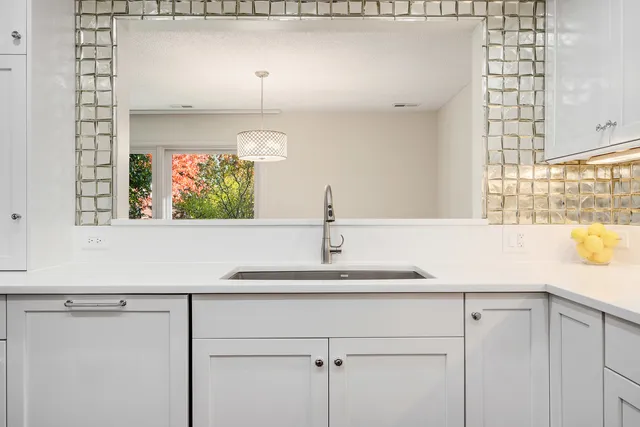 $300,000 | 8239 Mulberry Court, Unit B, Palos Hills, IL 60465