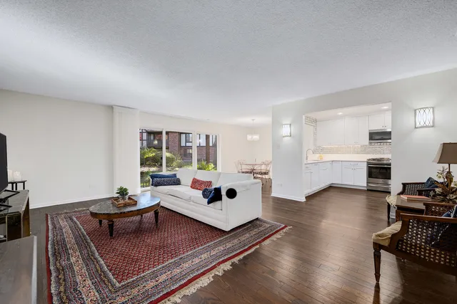 $300,000 | 8239 Mulberry Court, Unit B, Palos Hills, IL 60465