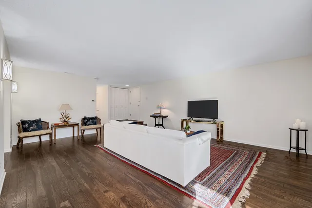 $300,000 | 8239 Mulberry Court, Unit B, Palos Hills, IL 60465