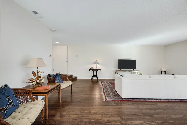 $300,000 | 8239 Mulberry Court, Unit B, Palos Hills, IL 60465