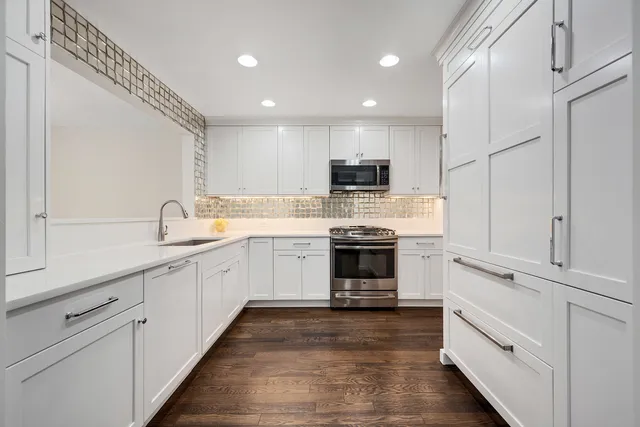 $300,000 | 8239 Mulberry Court, Unit B, Palos Hills, IL 60465