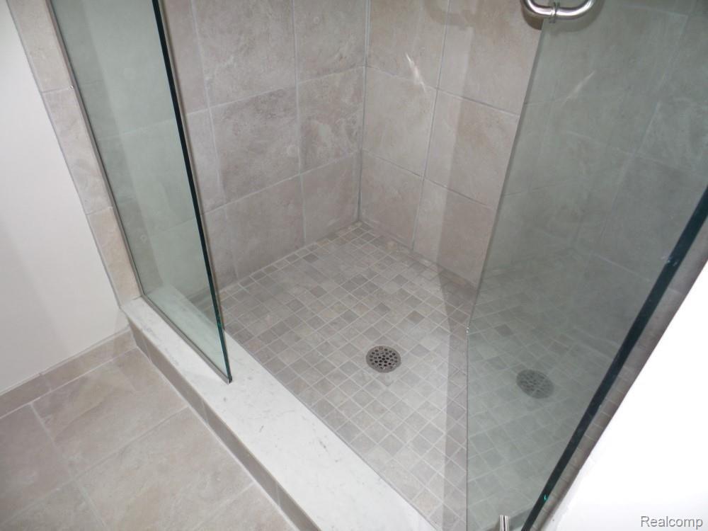 808 Nelson's Ridge Drive, Unit 26 Howell, MI 48843 - Photo 18 of 27 15.jpg