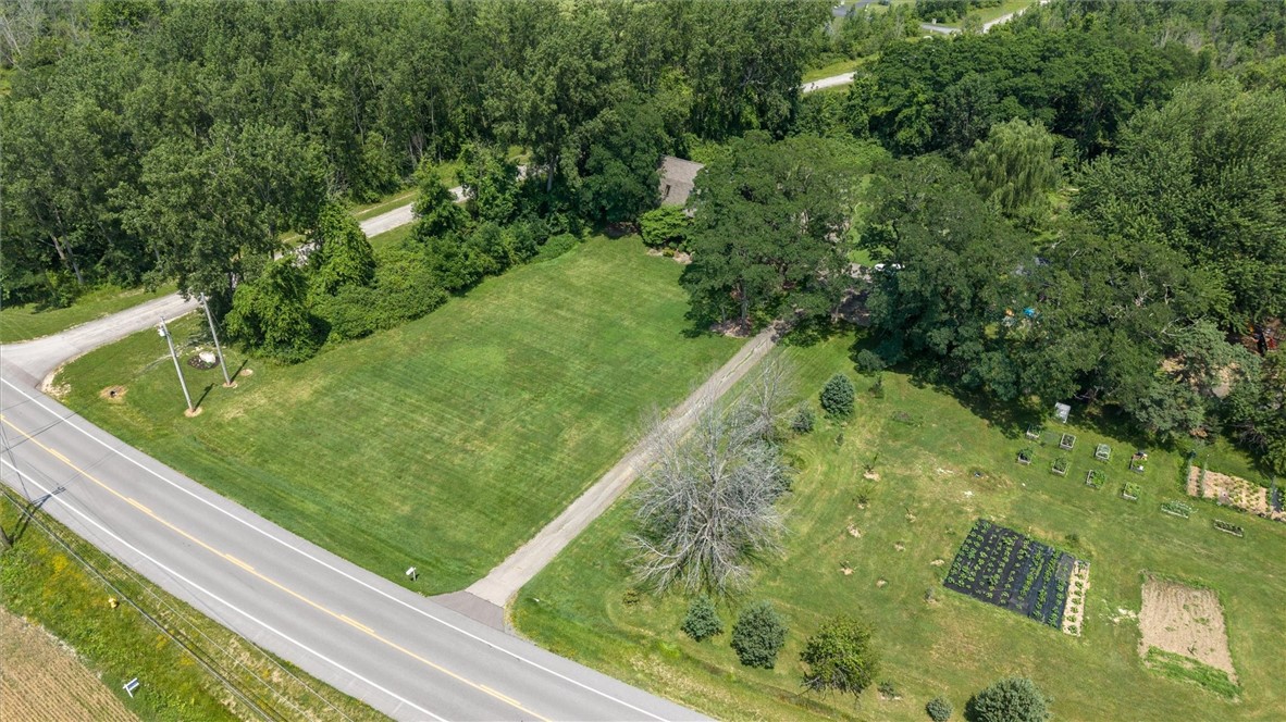 1880 Lake Road Webster, NY 14580 - Photo 12 of 49
