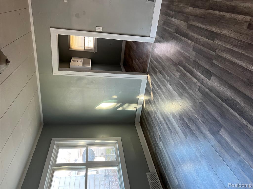 936 Stocker Avenue Flint, MI 48503 - Photo 8 of 15