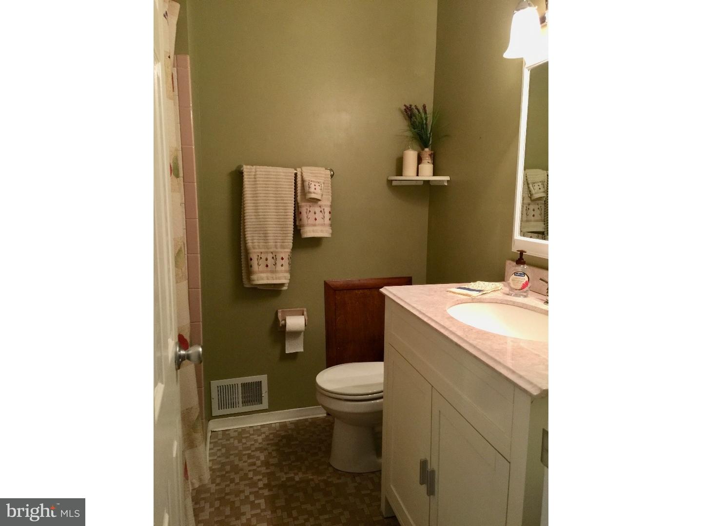 10 Stoneham Road Collegeville, PA 19426 - Photo 12 of 18 Bathroom