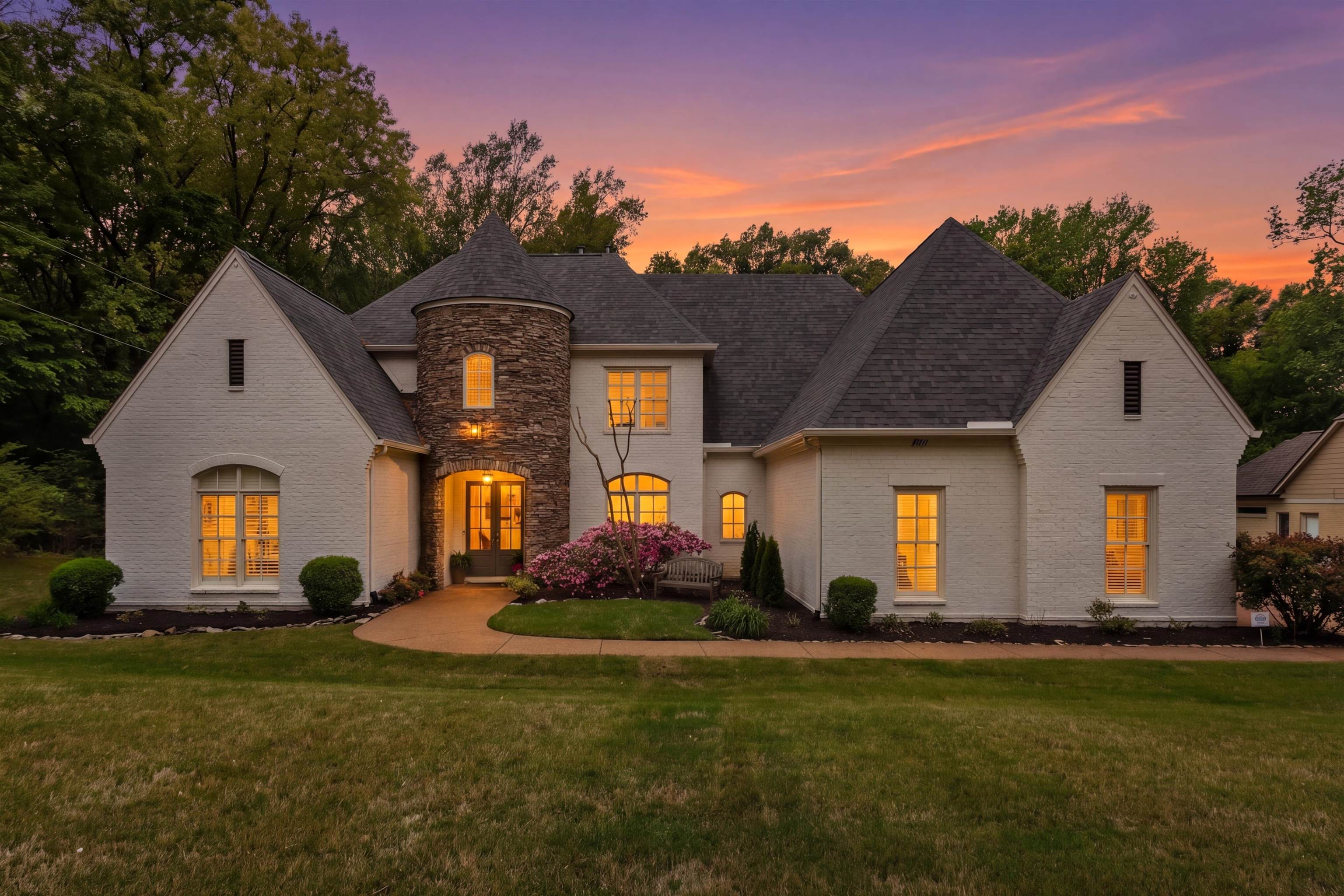 1881 Riverdale Road Germantown, TN 38138 - Photo 2 of 39