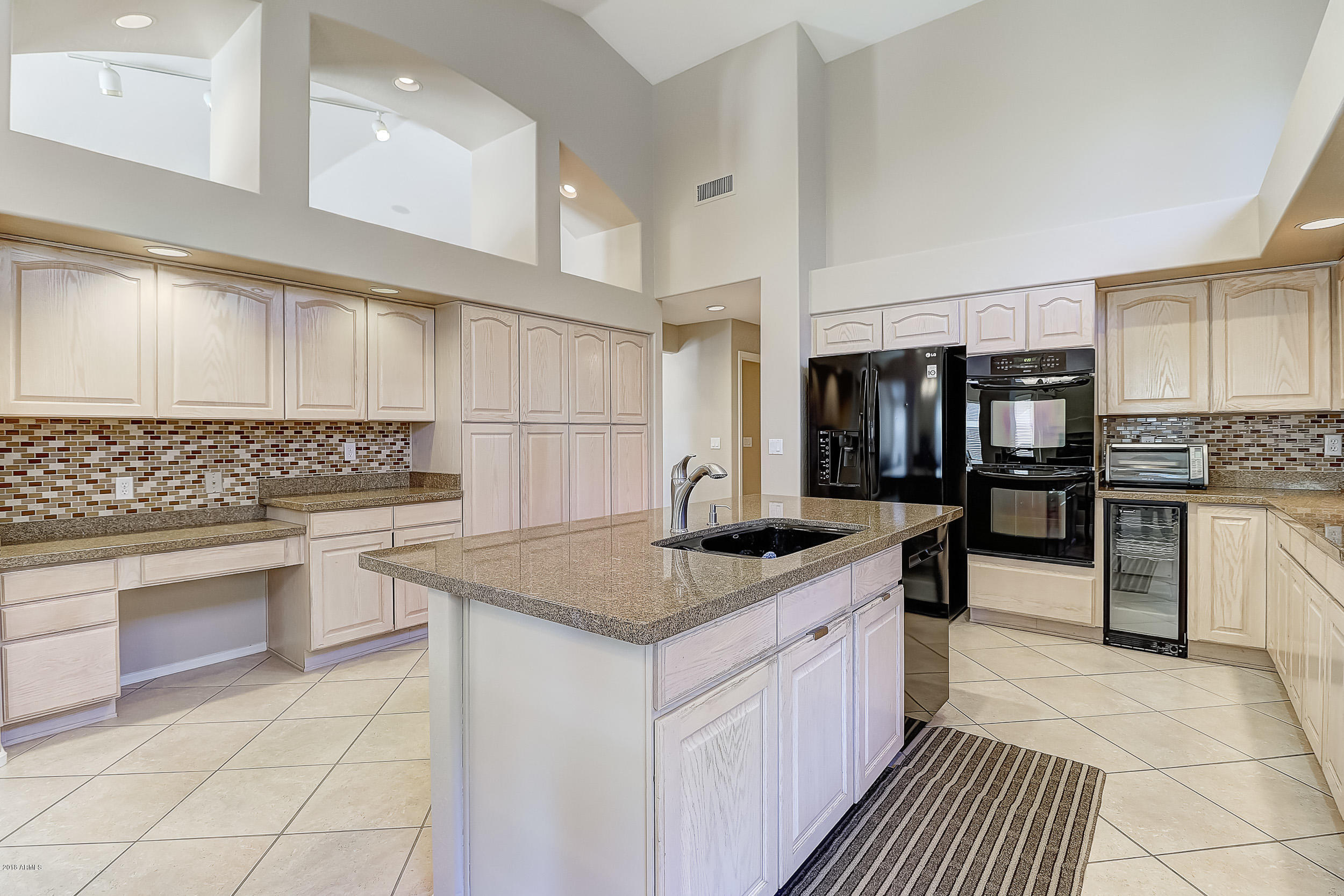 4623 East Hearn Road Phoenix, AZ 85032 - Photo 12 of 46 Kitchen 4