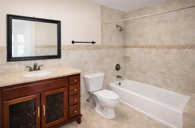 $2,050 | 15650 Southwest 80th Street, Unit F301, Miami, FL 33193