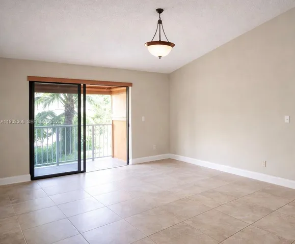 $2,050 | 15650 Southwest 80th Street, Unit F301, Miami, FL 33193