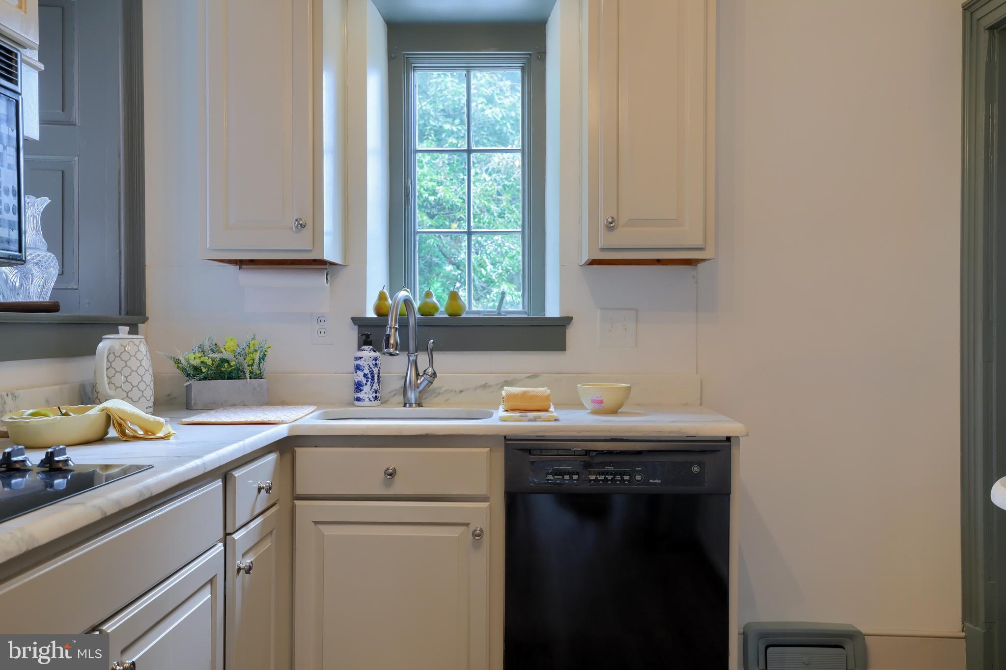 121 East Main Street Lititz, PA 17543 - Photo 18 of 46