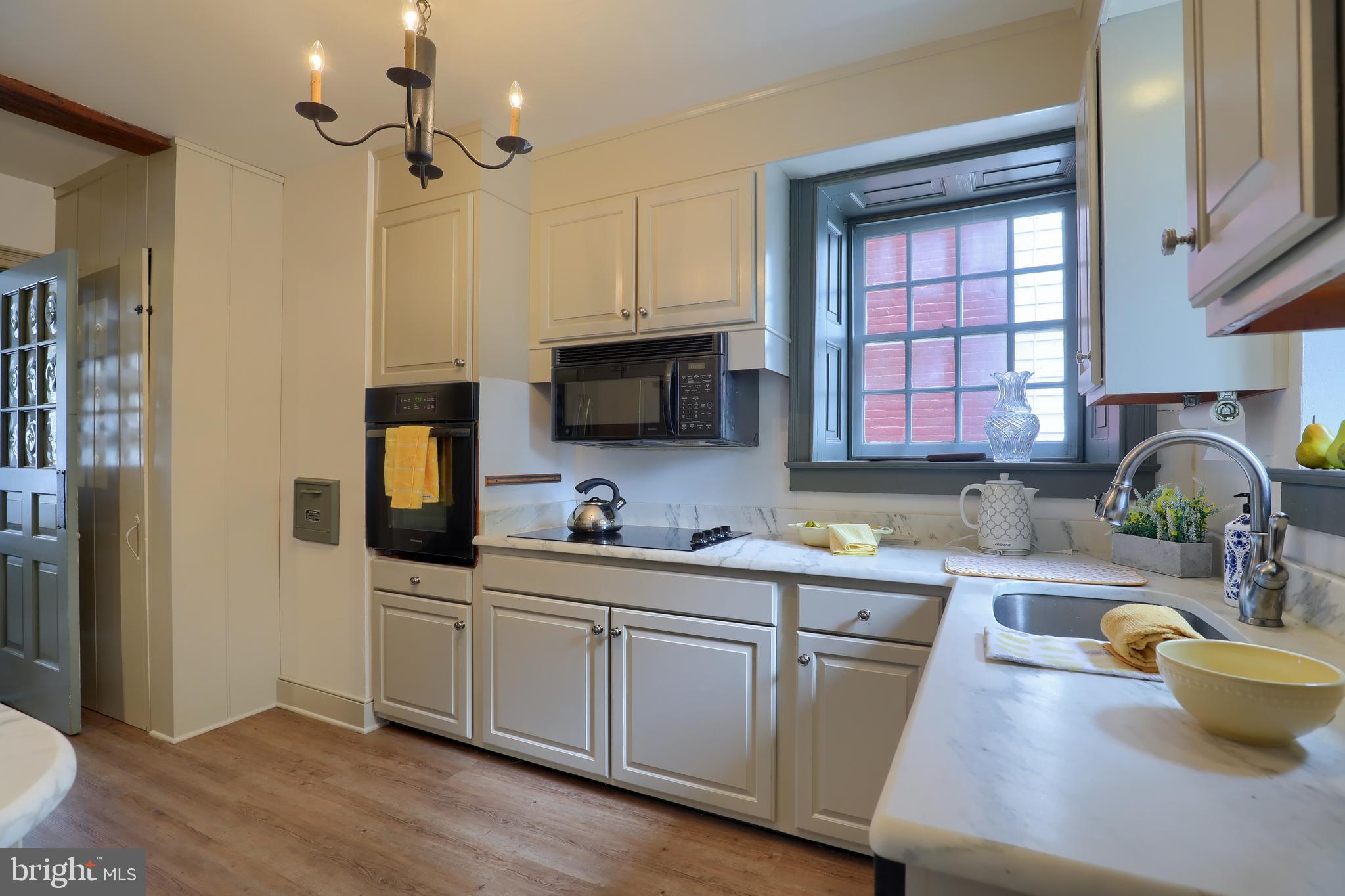 121 East Main Street Lititz, PA 17543 - Photo 19 of 46
