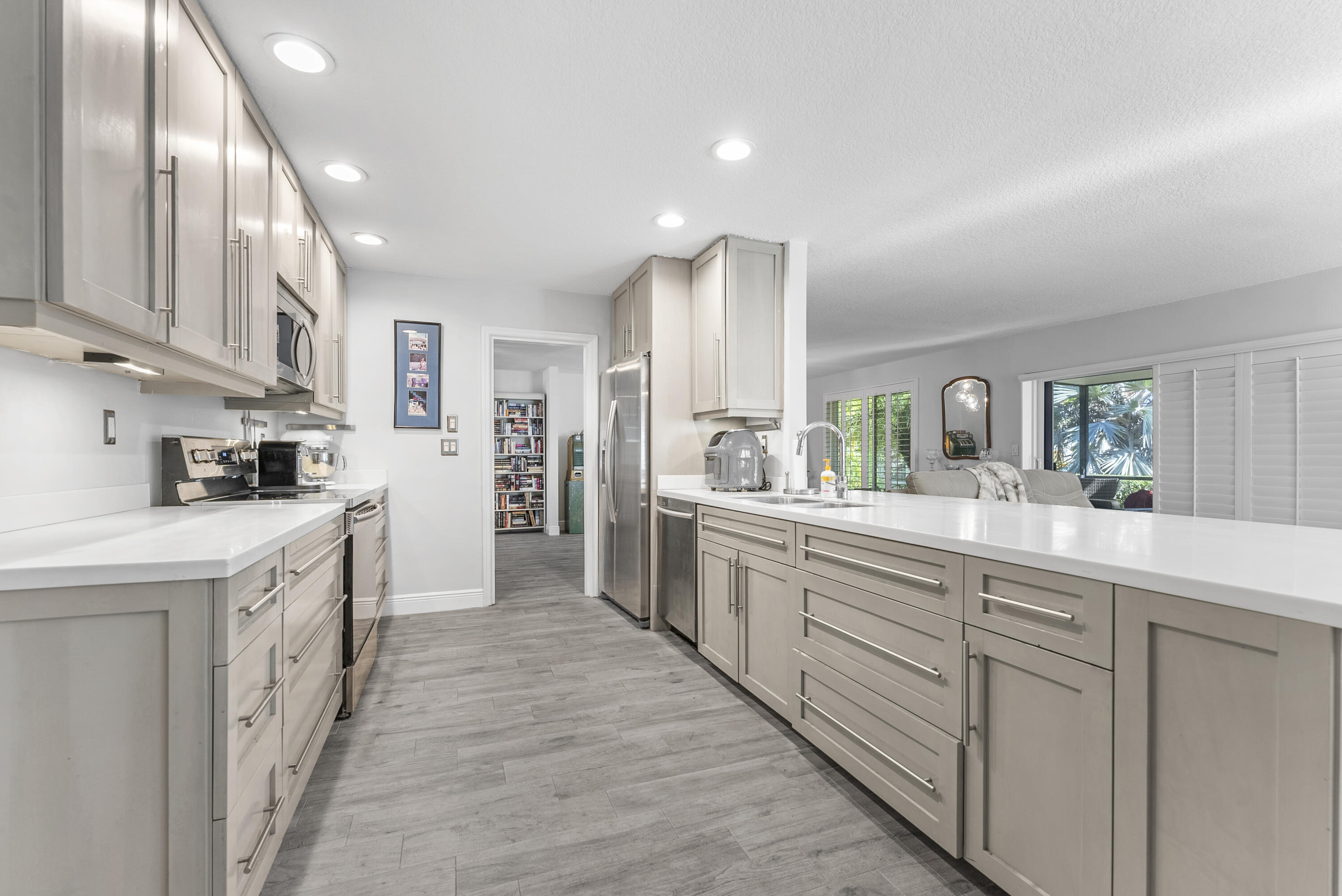 334 Northwest 42nd Street Boca Raton, FL 33431 - Photo 21 of 48 Kitchen2