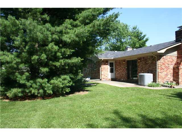 212 Rexham Lane Fishers, IN 46038 - Photo 2 of 22 Gallery Image 2