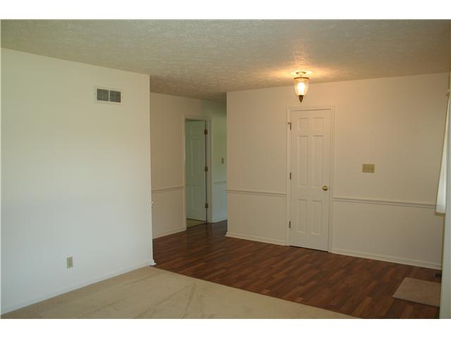 212 Rexham Lane Fishers, IN 46038 - Photo 6 of 22 Gallery Image 6