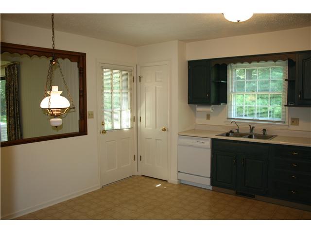 212 Rexham Lane Fishers, IN 46038 - Photo 10 of 22 Gallery Image 10