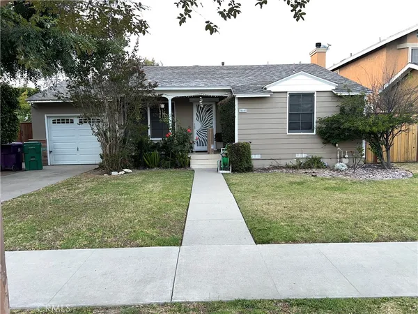 $950,000 | 5469 East Garford Street, Long Beach, CA 90815