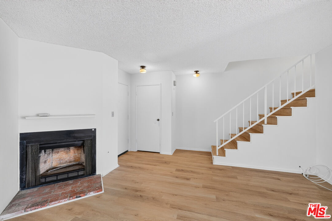19221 Sherman Way, Unit 40 Reseda, CA 91335 - Photo 6 of 39