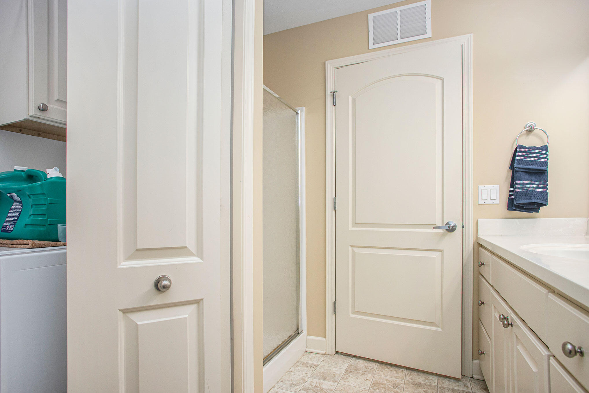 220 Round Hill Road Kalamazoo, MI 49009 - Photo 8 of 24 EOSR0023
