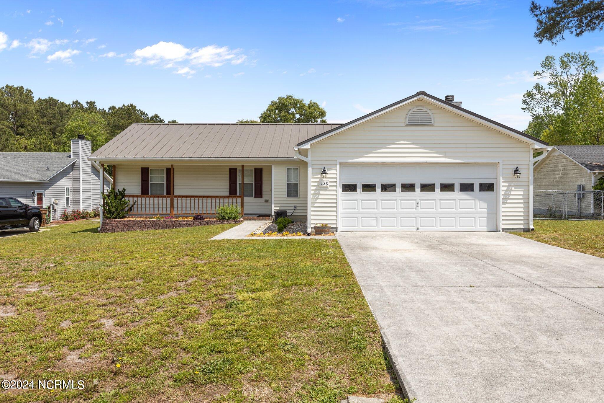128 Fodder Drive Hubert, NC 28539 - Photo 1 of 28 2-web-or-mls-470A3313