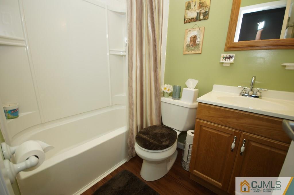 30 Winant Road Kendall Park, NJ 08824 - Photo 13 of 25 Gallery Image 13