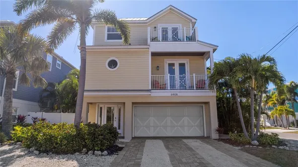 $2,499,000 | 6908 Holmes Boulevard, Holmes Beach, FL 34217
