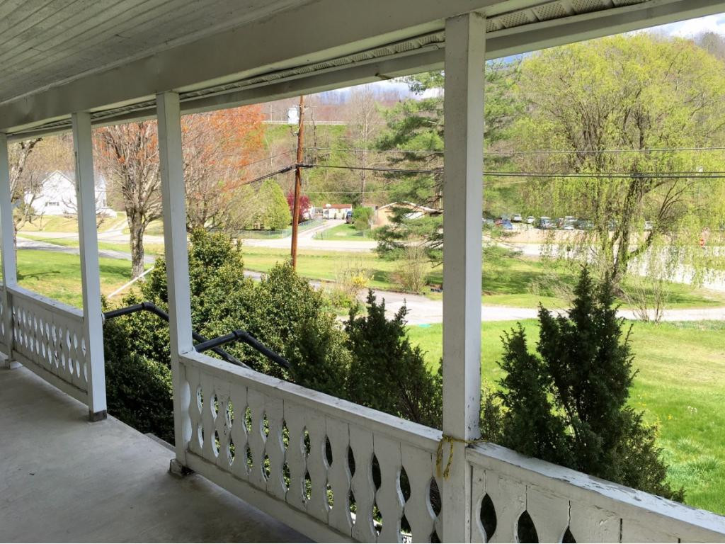 6759 Stephens Road Wise, VA 24293 - Photo 3 of 29 Great Covered Front Porch