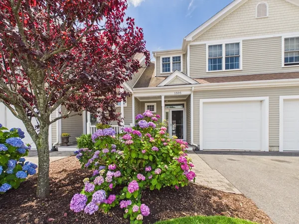 $3,600 | 70 Endicott Street, Unit 1505, Norwood, MA 02062