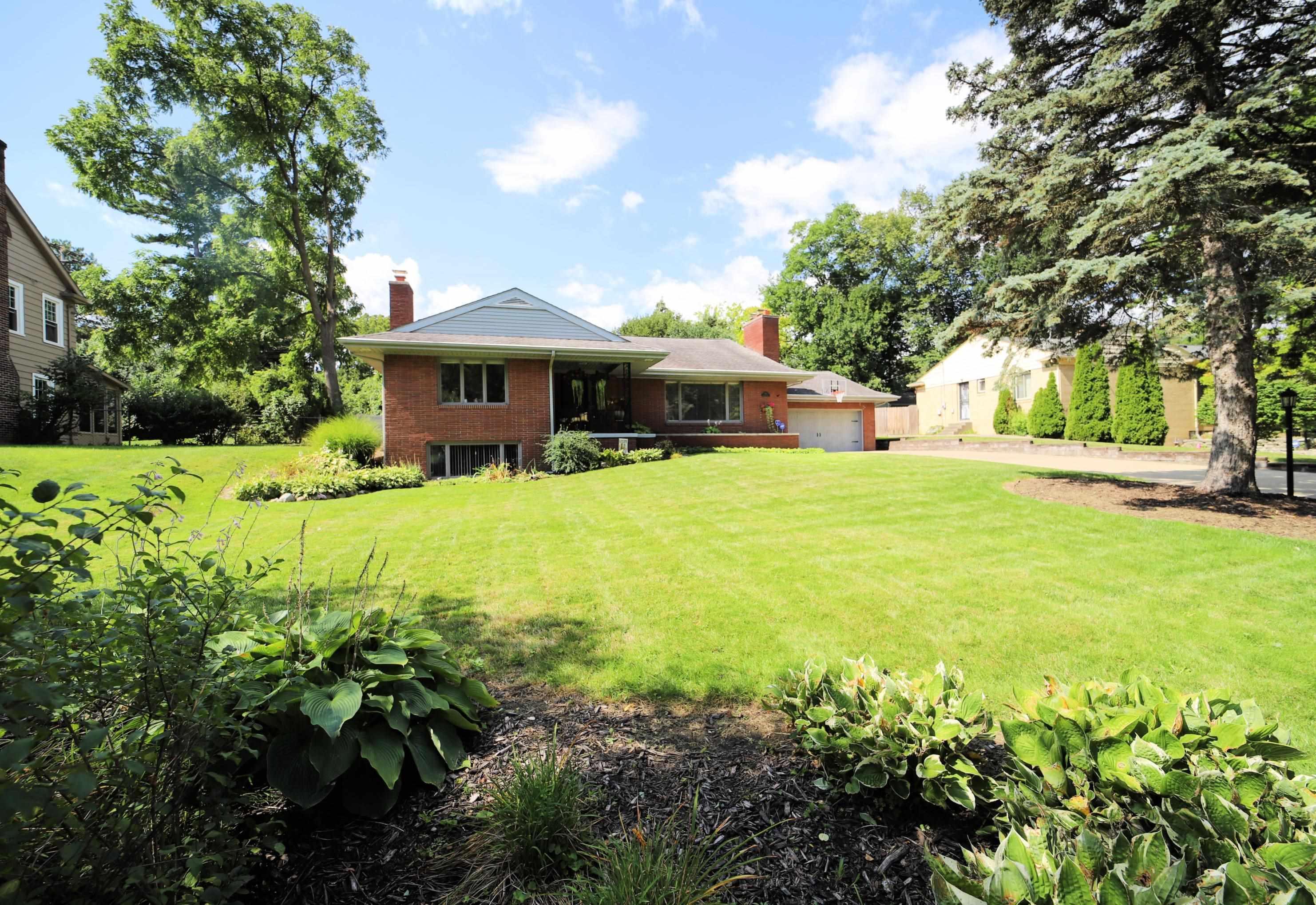 1910 Hampden Road Flint, MI 48503 - Photo 36 of 38 50088681-35.JPG