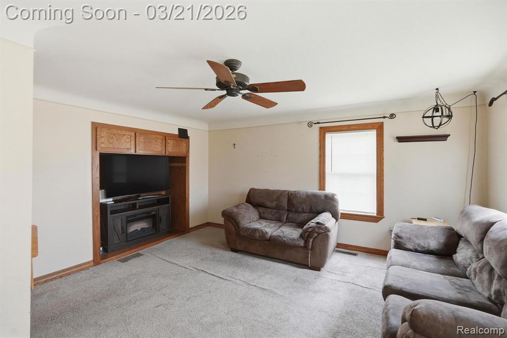 49777 Card Road Macomb, MI 48044 - Photo 6 of 18