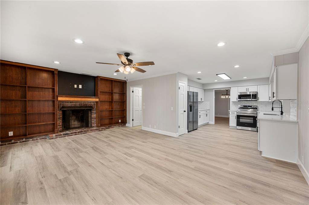 241 Greenfield Road Winter Haven, FL 33884 - Photo 5 of 43