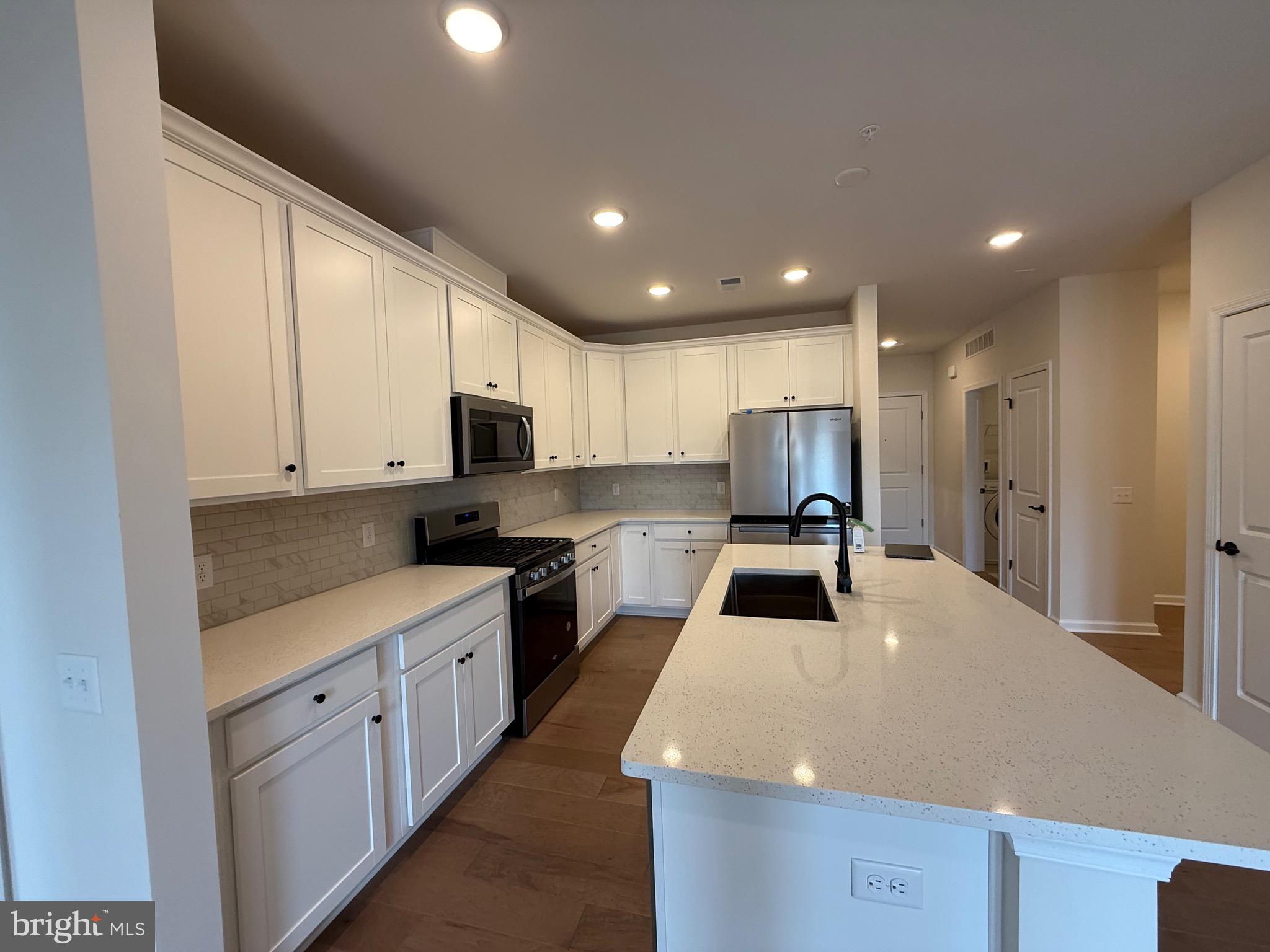 1 Culvert Drive, Unit 209 Princeton Junction, NJ 08540 - Photo 12 of 23 Kitchen