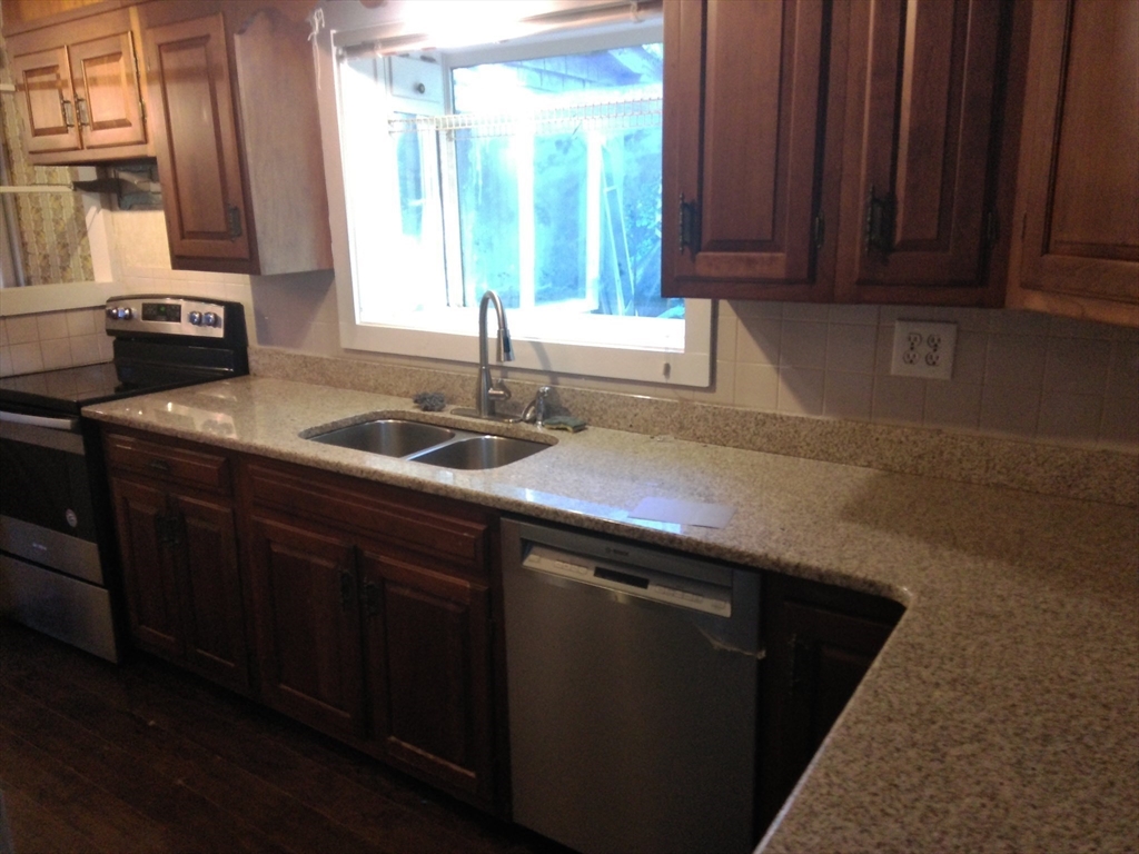 30 R Highland Street Gloucester, MA 01930 - Photo 8 of 14
