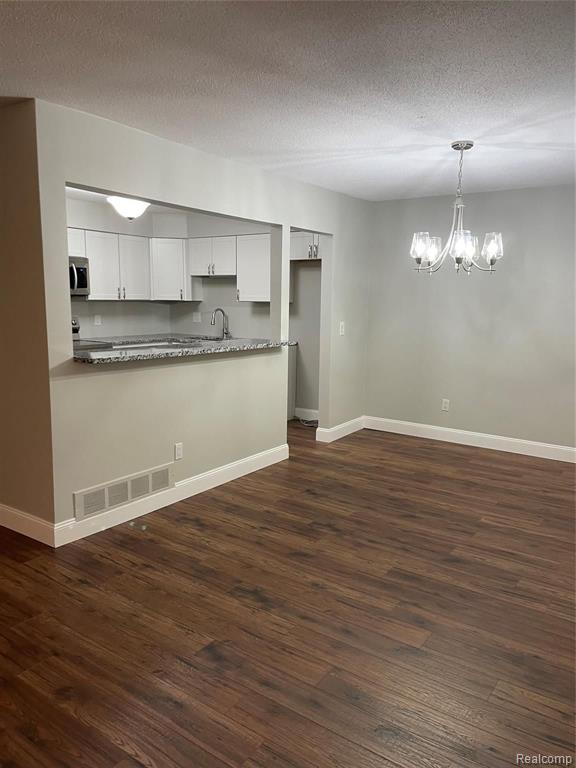 2027 Klingensmith Road, Unit 104 Bloomfield Hills, MI 48302 - Photo 4 of 20