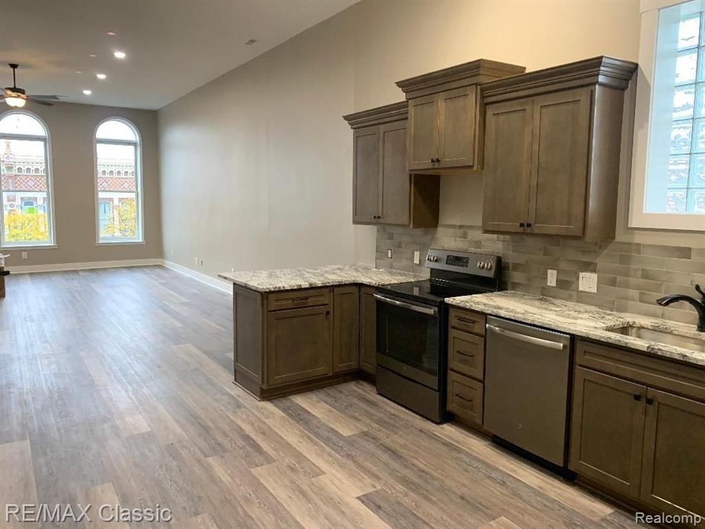 109-2 West Grand River Road Howell, MI 48843 - Photo 8 of 13 Gallery Image 8