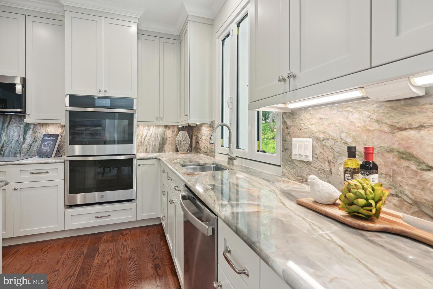 6407 West Halbert Road Bethesda, MD 20817 - Photo 19 of 71 Under Cabinet LED Lighting