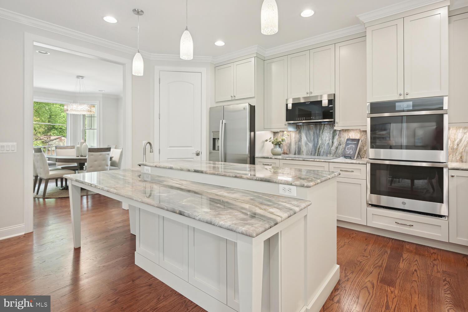 6407 West Halbert Road Bethesda, MD 20817 - Photo 24 of 71 Custom Maple Cabinets