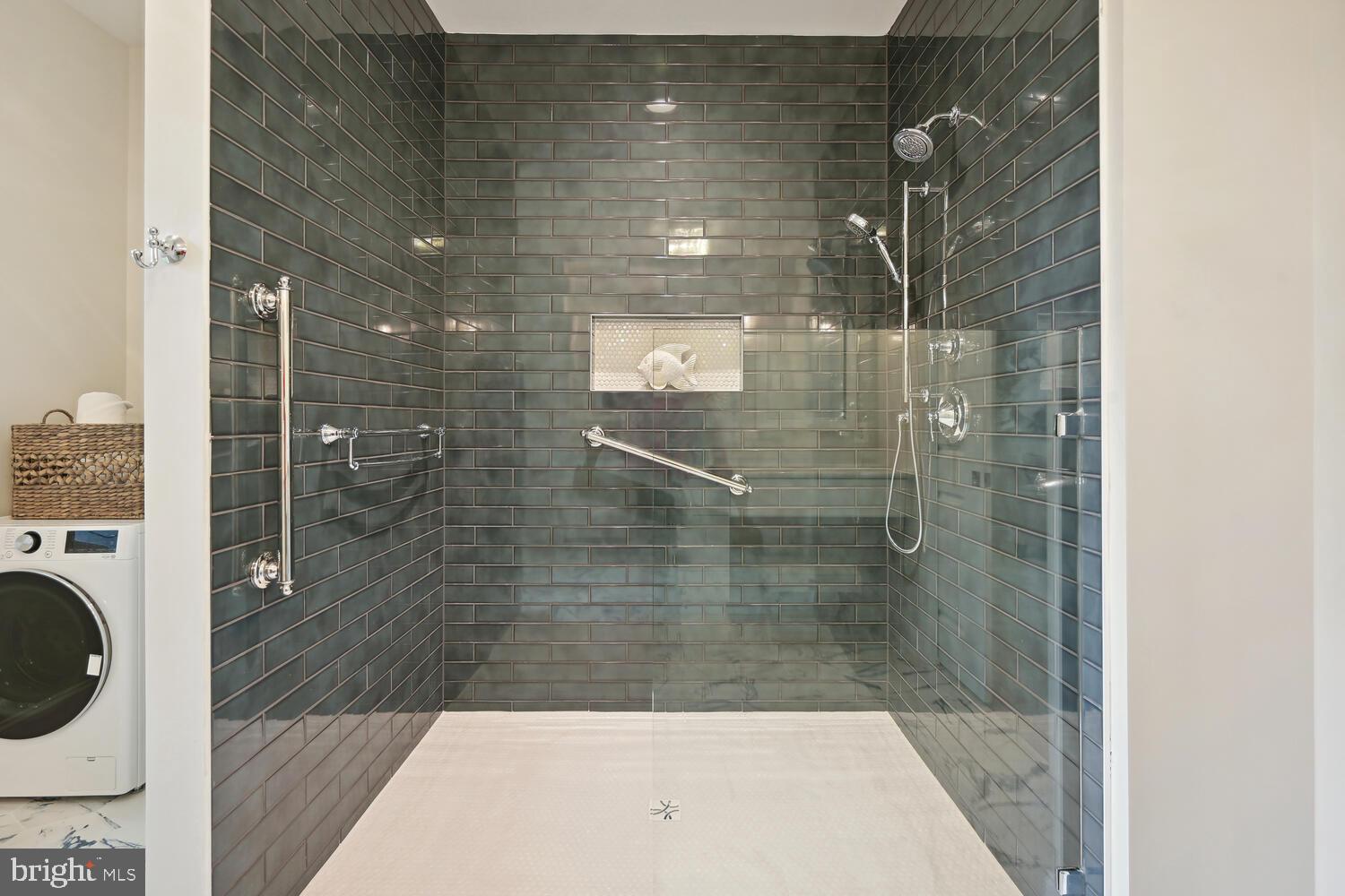 6407 West Halbert Road Bethesda, MD 20817 - Photo 36 of 71 Main Level Primary Bathroom