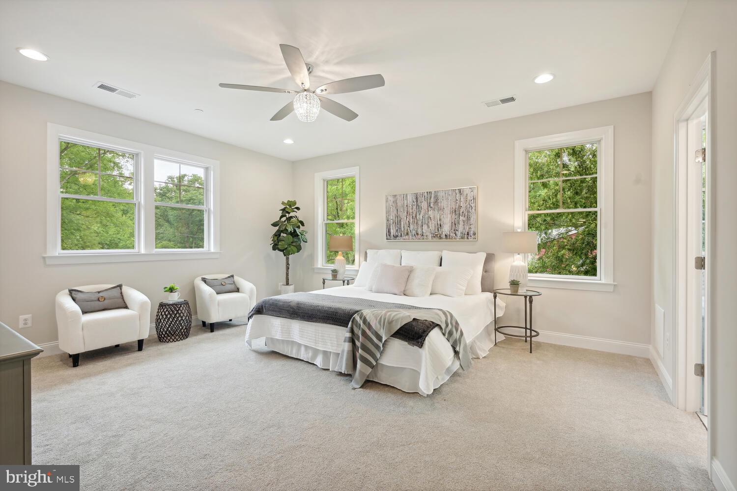 6407 West Halbert Road Bethesda, MD 20817 - Photo 40 of 71 Upper Level Primary Bedroom