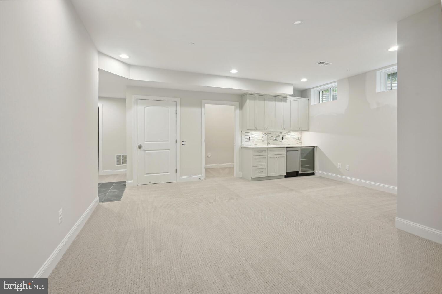 6407 West Halbert Road Bethesda, MD 20817 - Photo 57 of 71 ...and beverage center