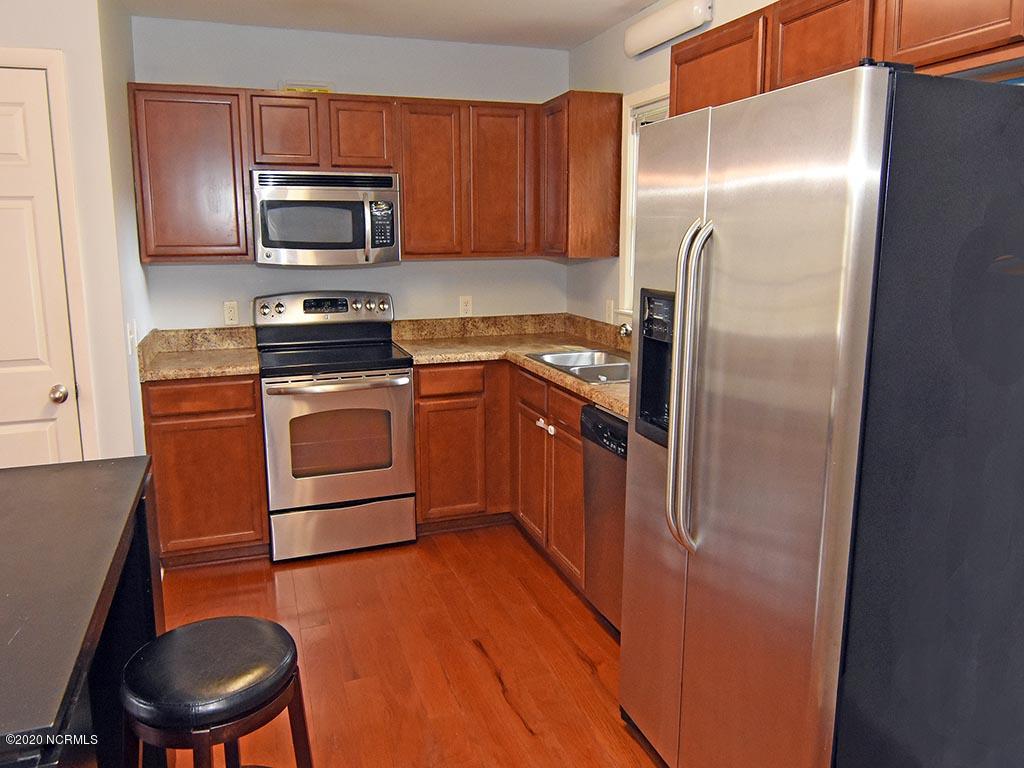 414 Sheppard Road Wilmington, NC 28411 - Photo 3 of 20 Kitchen