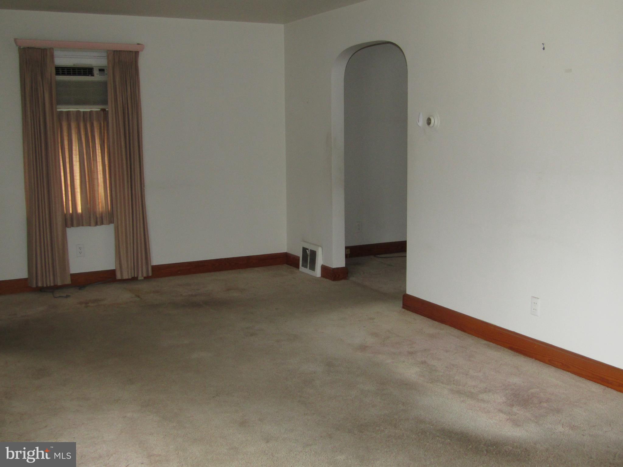212 Princess Street Hanover, PA 17331 - Photo 4 of 33 Living Room (Archway to Dining Room)