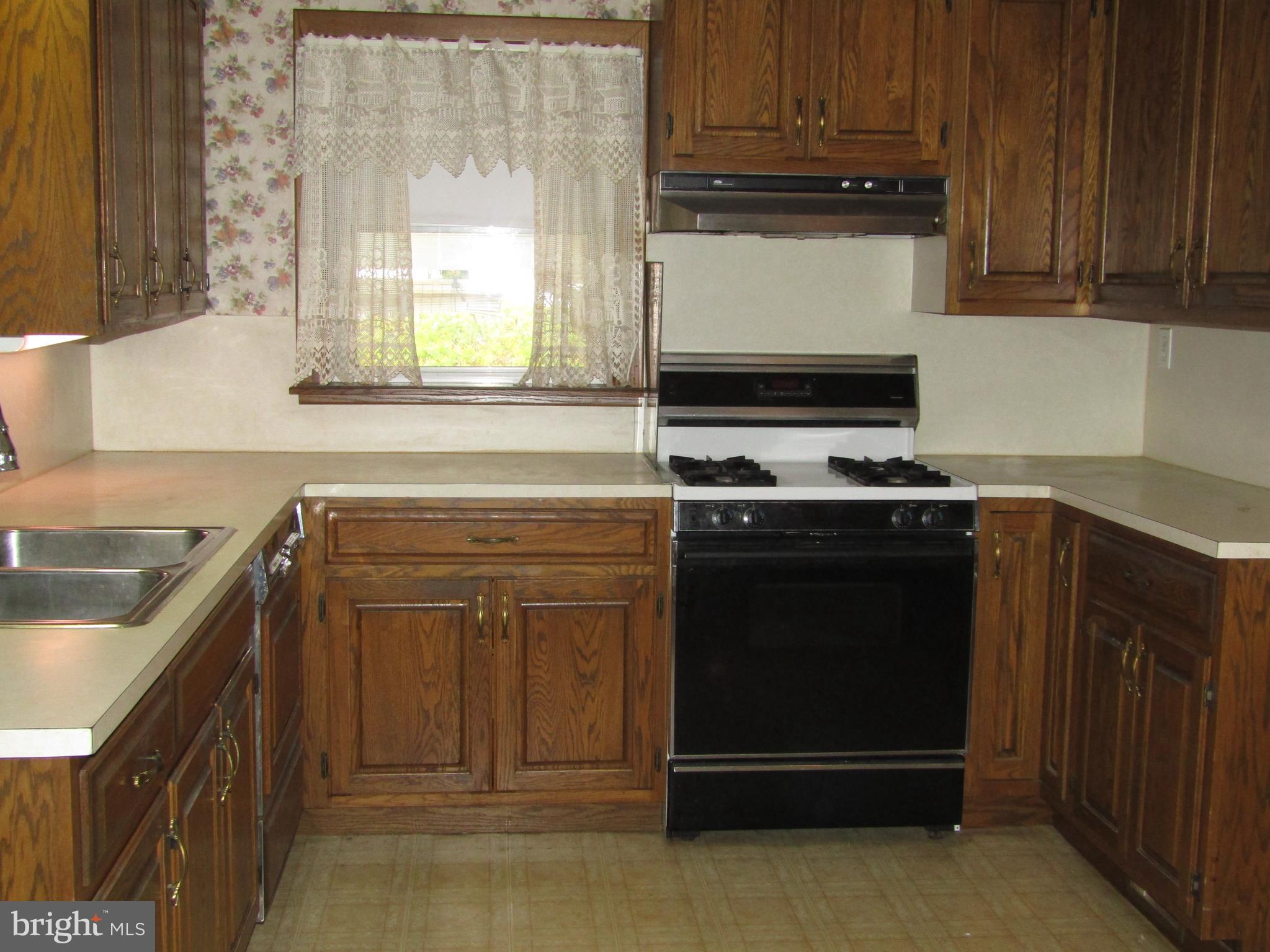 212 Princess Street Hanover, PA 17331 - Photo 7 of 33 Kitchen