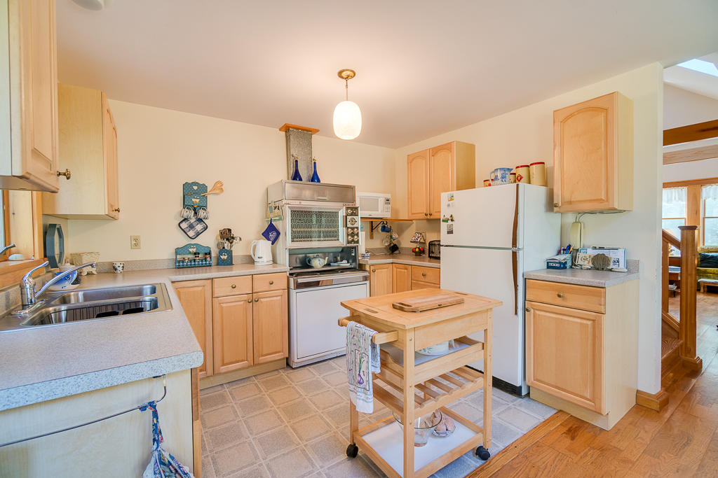 151 Snowball Hill Road Bristol, ME 04554 - Photo 8 of 26 kitchen